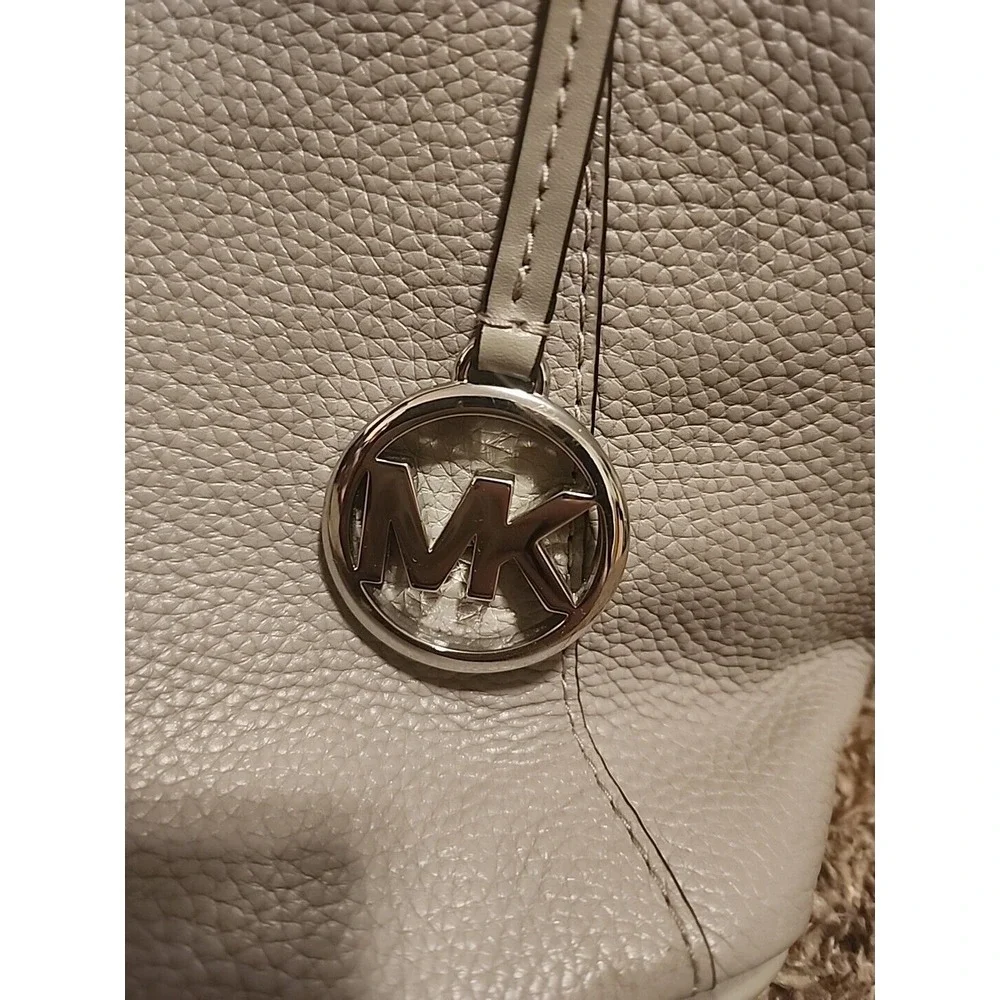 Women's handbags Michael Kors‎ used